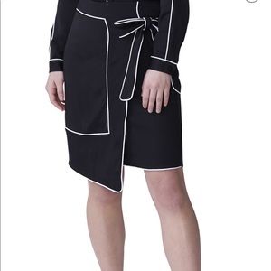 Universal Stanard - Outline Wrap Skirt 18/20